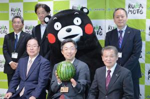 240509すいか贈呈式2