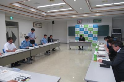 協議会で意見交換を行っている様子