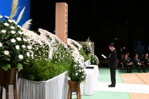 式辞を述べる木村知事