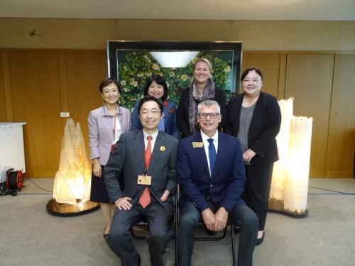 木村知事、グリーン部長による記念写真