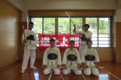 逮捕術の選手たちの集合写真