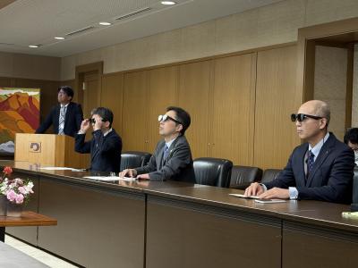 字幕メガネ実演